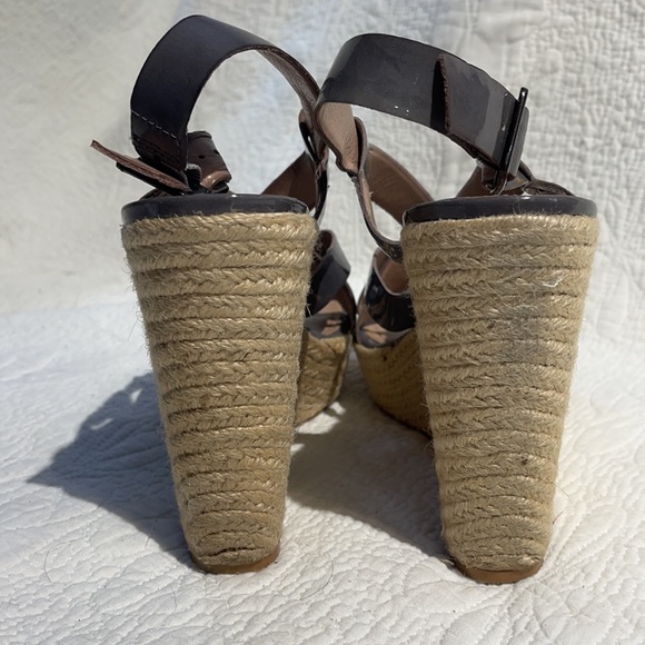 Vince Camuto Gray Wedge Leather Sandals Size 9.5 - Picture 4 of 9